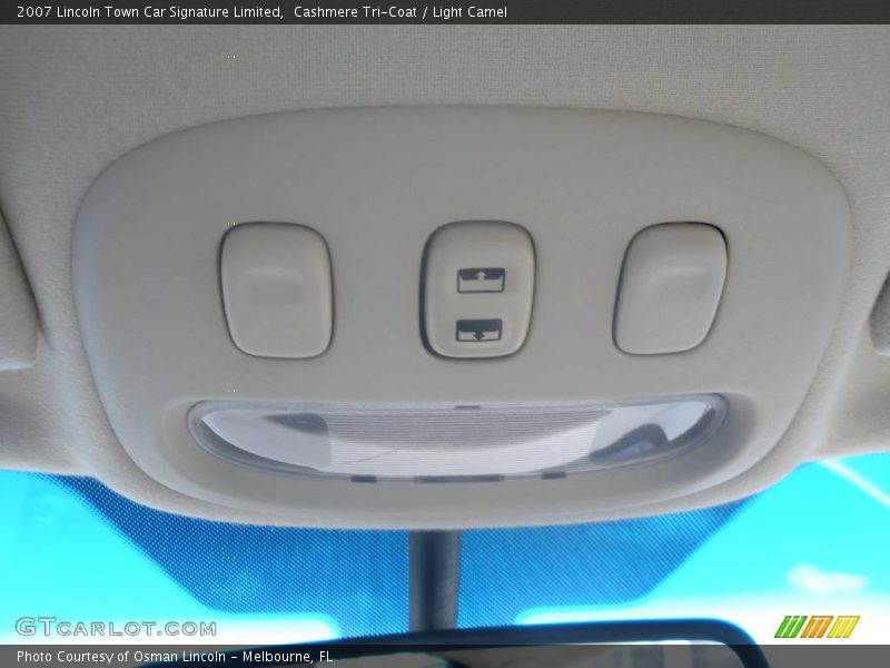 Cashmere Tri-Coat / Light Camel 2007 Lincoln Town Car Signature Limited
