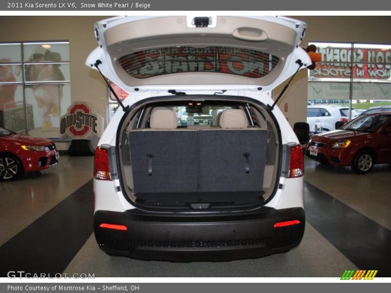 Snow White Pearl / Beige 2011 Kia Sorento LX V6