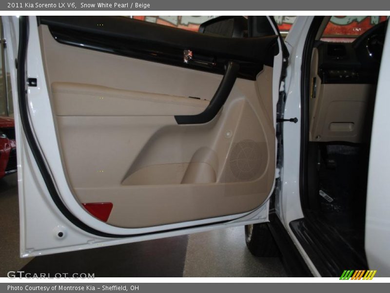 Snow White Pearl / Beige 2011 Kia Sorento LX V6