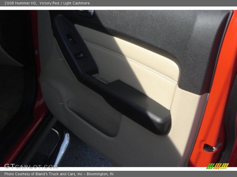 Victory Red / Light Cashmere 2008 Hummer H3