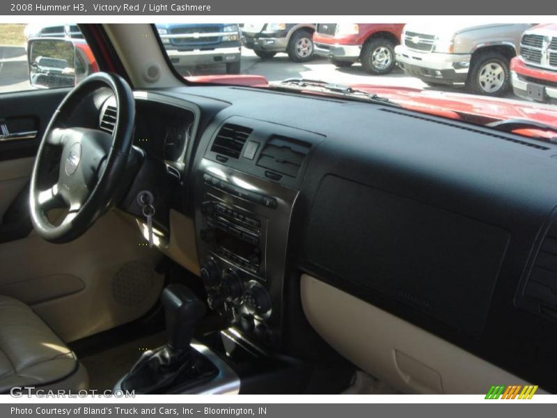 Victory Red / Light Cashmere 2008 Hummer H3