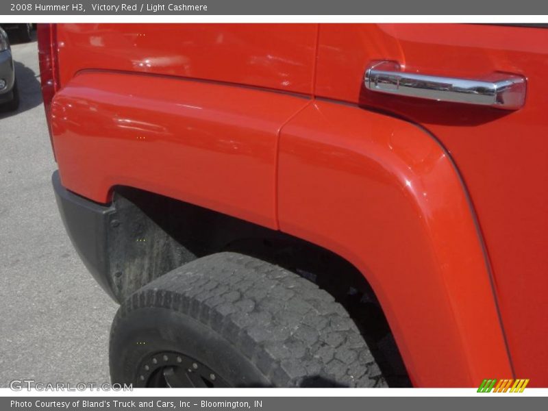 Victory Red / Light Cashmere 2008 Hummer H3