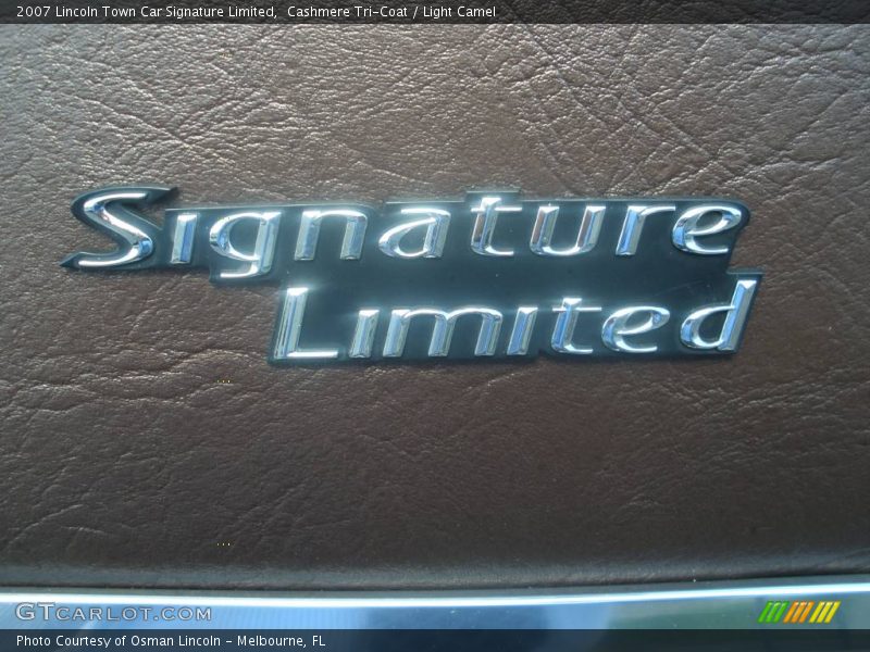 Cashmere Tri-Coat / Light Camel 2007 Lincoln Town Car Signature Limited