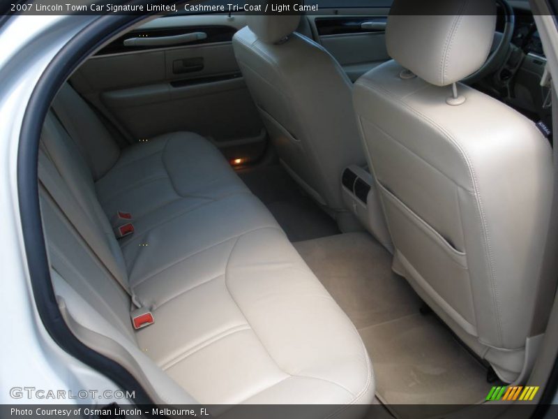 Cashmere Tri-Coat / Light Camel 2007 Lincoln Town Car Signature Limited