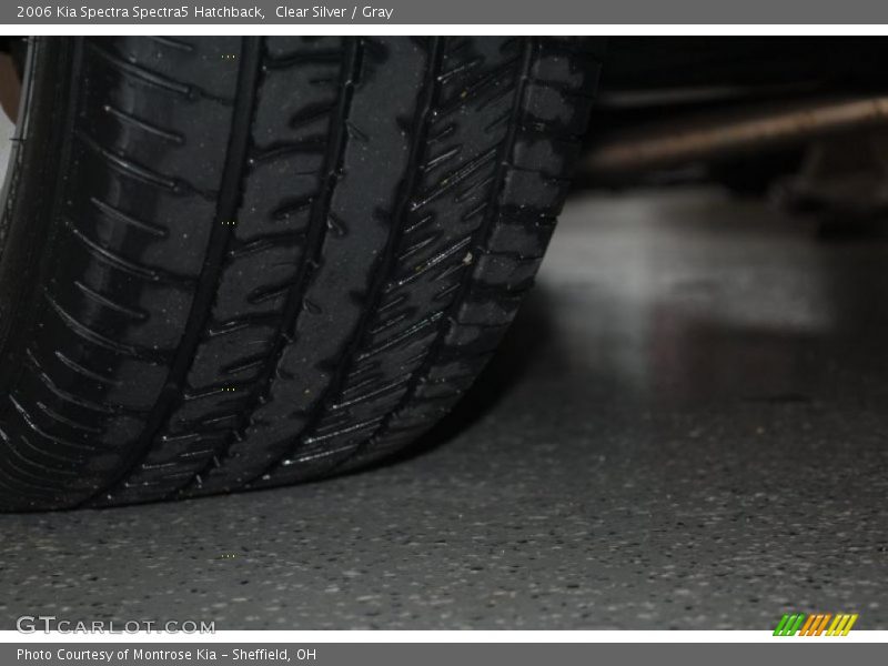 Clear Silver / Gray 2006 Kia Spectra Spectra5 Hatchback