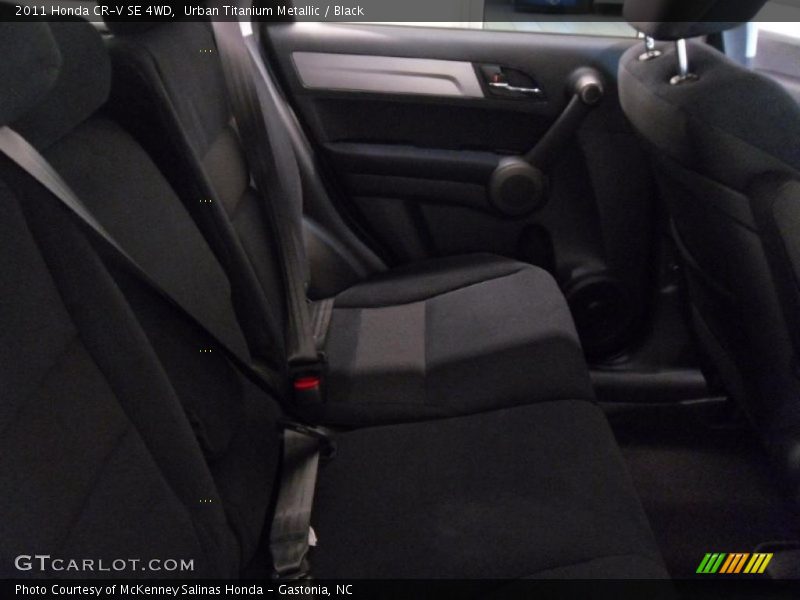 Urban Titanium Metallic / Black 2011 Honda CR-V SE 4WD
