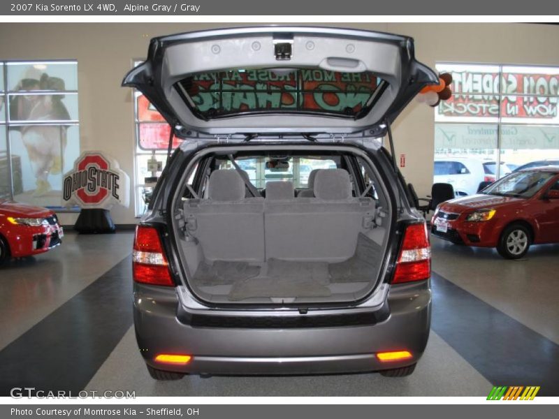  2007 Sorento LX 4WD Trunk