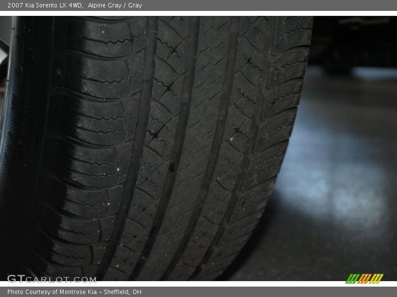 Alpine Gray / Gray 2007 Kia Sorento LX 4WD