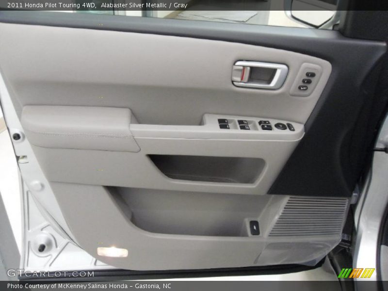  2011 Pilot Touring 4WD Gray Interior