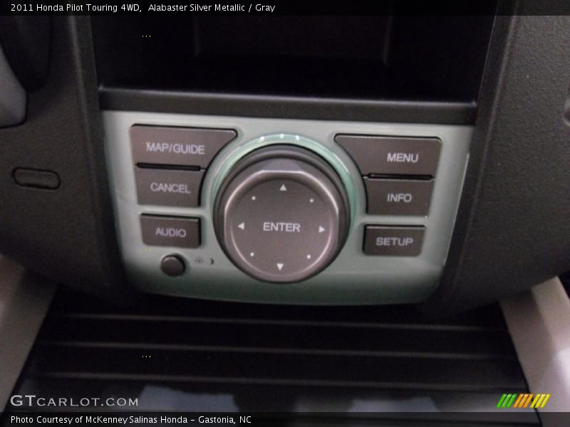 Controls of 2011 Pilot Touring 4WD