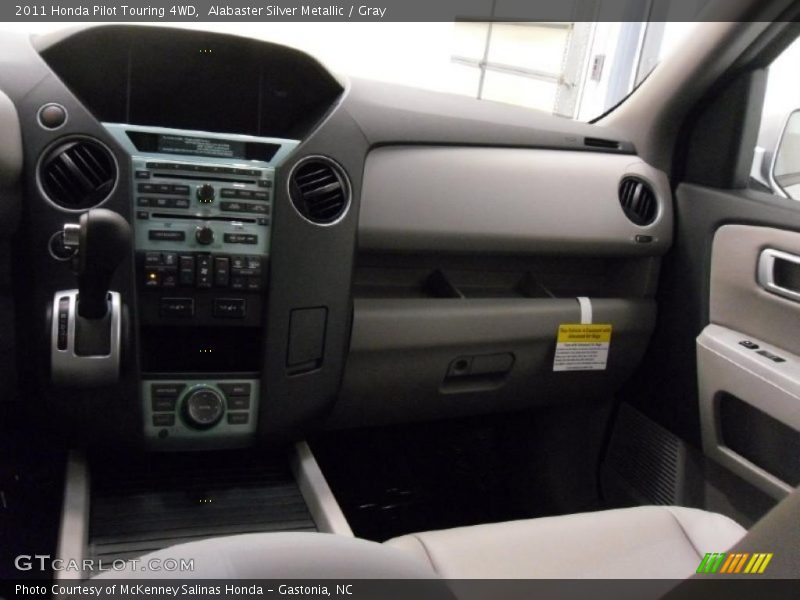 Dashboard of 2011 Pilot Touring 4WD