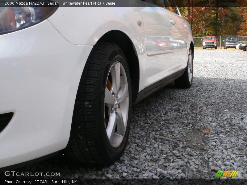 Whitewater Pearl Mica / Beige 2006 Mazda MAZDA3 i Sedan