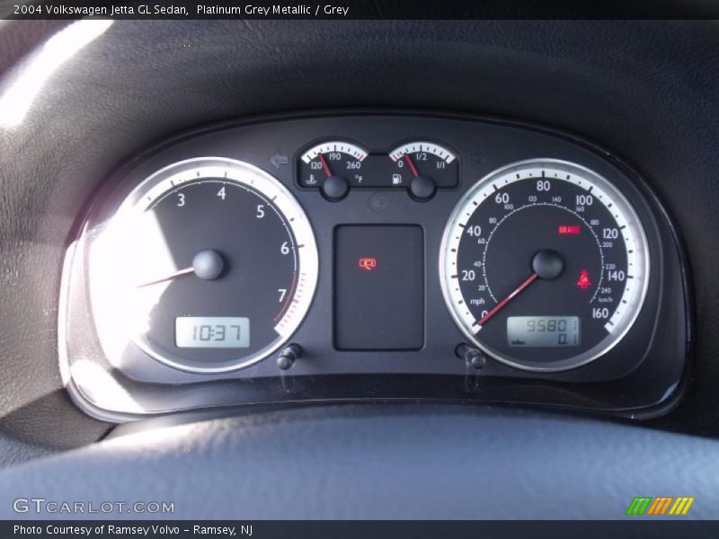 Platinum Grey Metallic / Grey 2004 Volkswagen Jetta GL Sedan