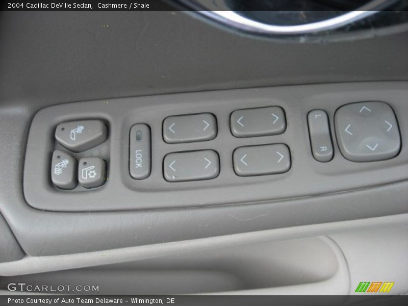 Cashmere / Shale 2004 Cadillac DeVille Sedan