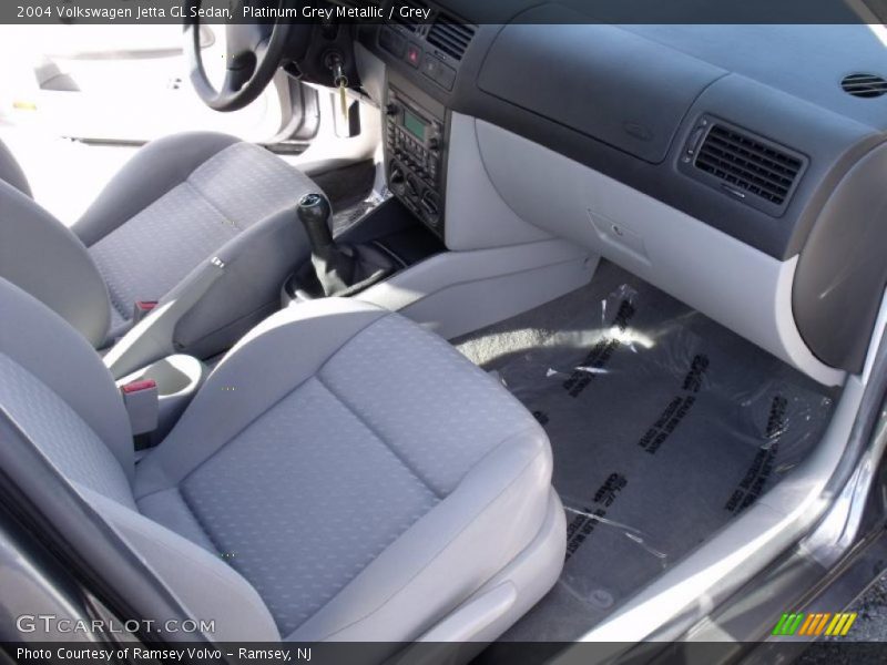 Platinum Grey Metallic / Grey 2004 Volkswagen Jetta GL Sedan