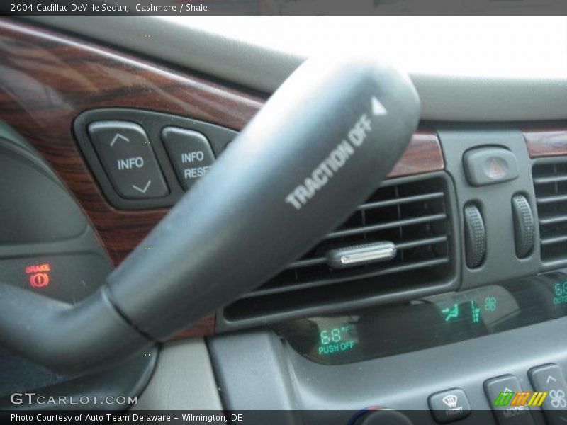 Cashmere / Shale 2004 Cadillac DeVille Sedan