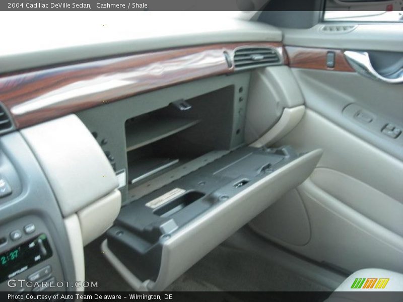 Cashmere / Shale 2004 Cadillac DeVille Sedan