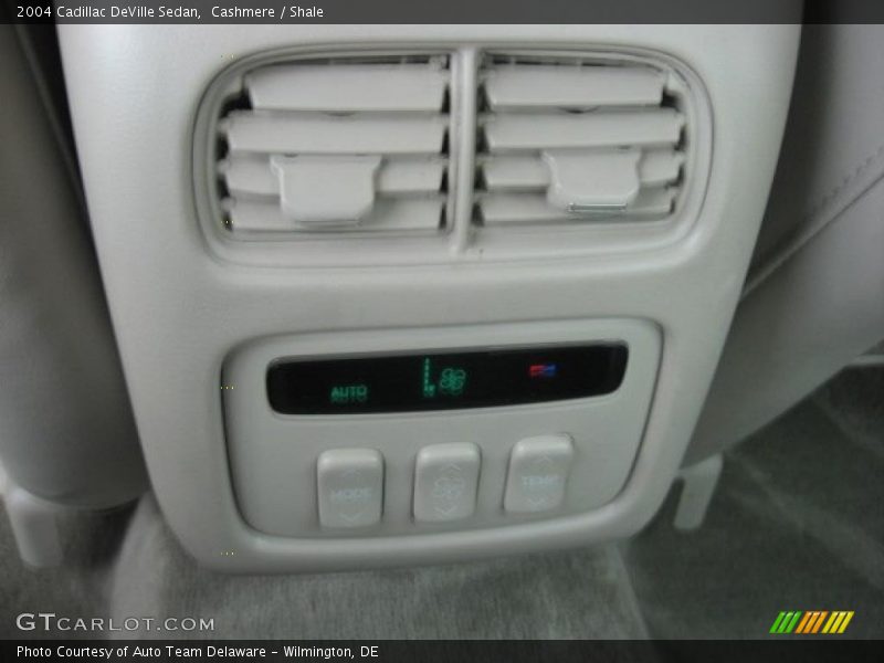 Cashmere / Shale 2004 Cadillac DeVille Sedan