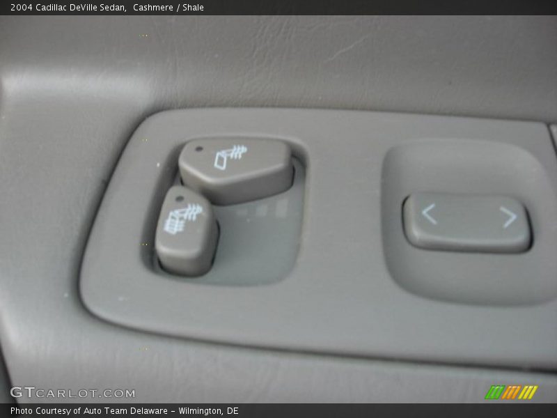 Cashmere / Shale 2004 Cadillac DeVille Sedan