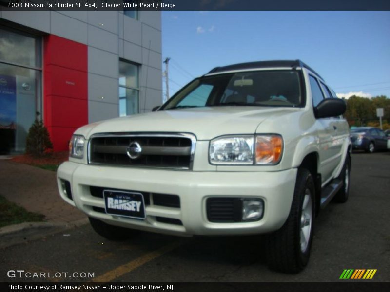 Glacier White Pearl / Beige 2003 Nissan Pathfinder SE 4x4