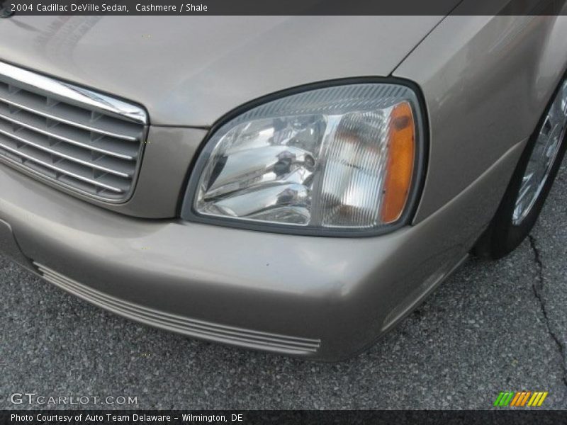 Cashmere / Shale 2004 Cadillac DeVille Sedan