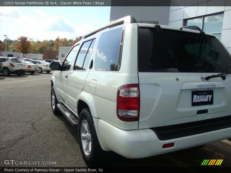 Glacier White Pearl / Beige 2003 Nissan Pathfinder SE 4x4