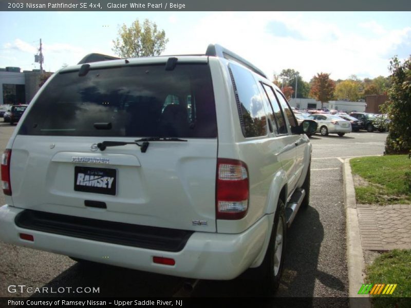 Glacier White Pearl / Beige 2003 Nissan Pathfinder SE 4x4