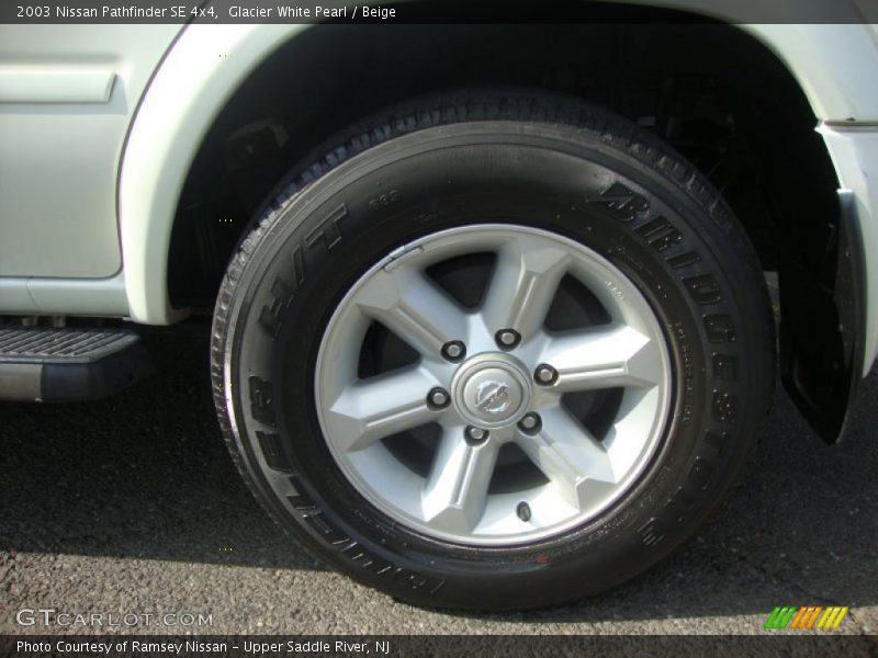 Glacier White Pearl / Beige 2003 Nissan Pathfinder SE 4x4