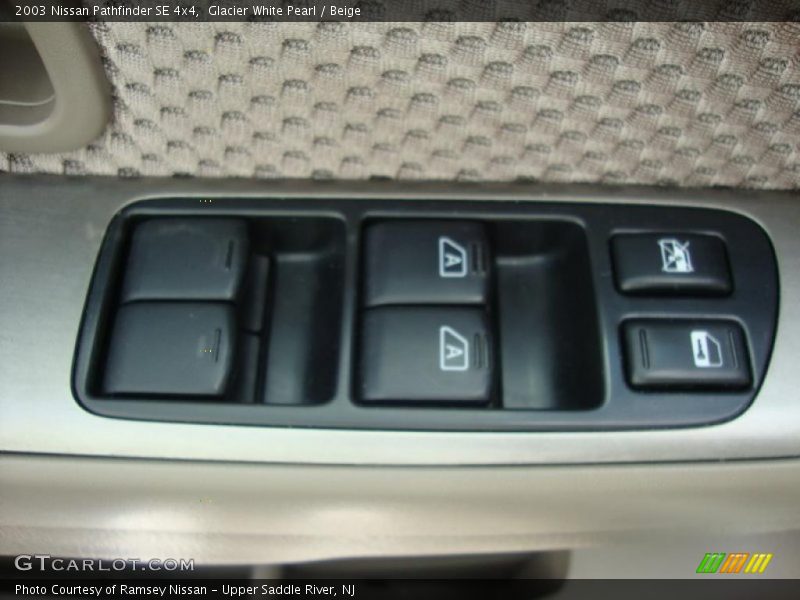 Glacier White Pearl / Beige 2003 Nissan Pathfinder SE 4x4