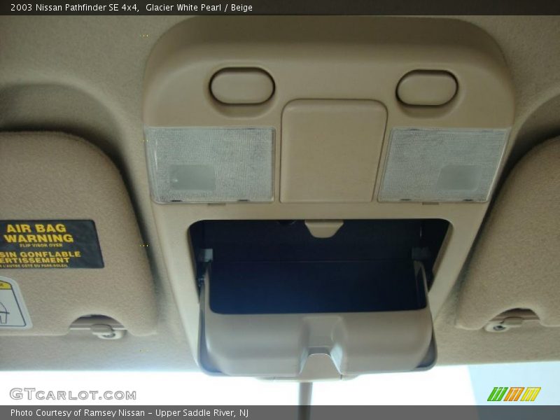 Glacier White Pearl / Beige 2003 Nissan Pathfinder SE 4x4