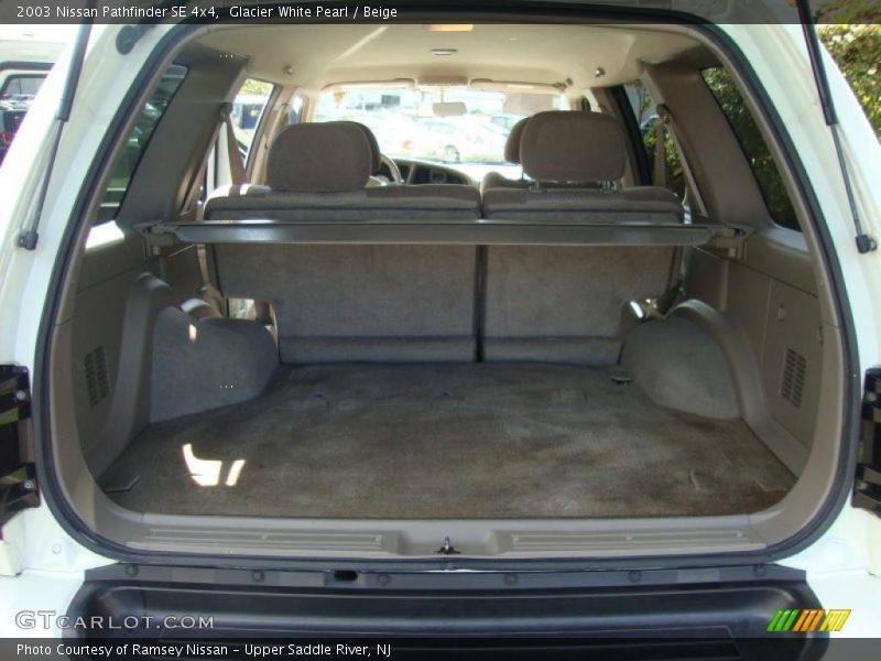 Glacier White Pearl / Beige 2003 Nissan Pathfinder SE 4x4