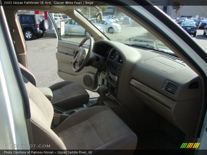 Glacier White Pearl / Beige 2003 Nissan Pathfinder SE 4x4