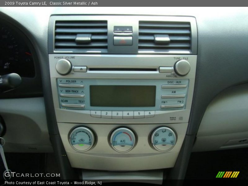 Classic Silver Metallic / Ash 2009 Toyota Camry LE