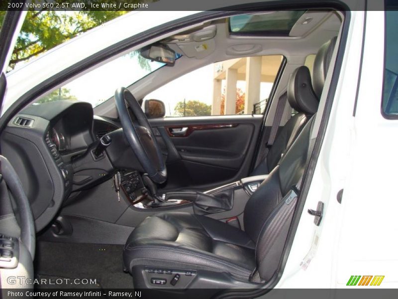  2007 S60 2.5T AWD Graphite Interior