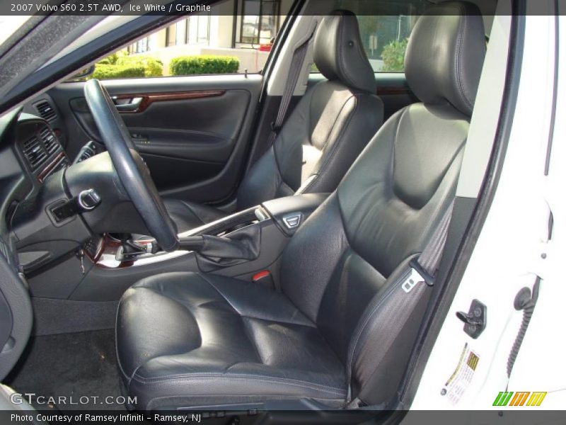 2007 S60 2.5T AWD Graphite Interior