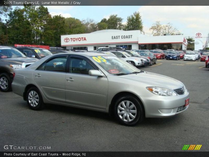 Lunar Mist Metallic / Gray 2005 Toyota Camry LE