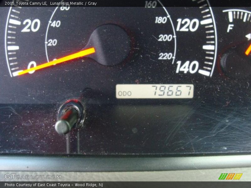 Lunar Mist Metallic / Gray 2005 Toyota Camry LE