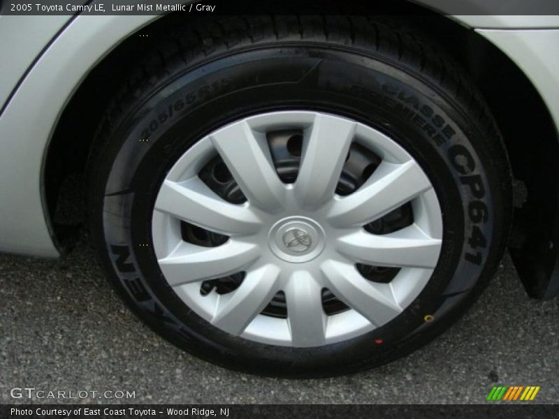 Lunar Mist Metallic / Gray 2005 Toyota Camry LE