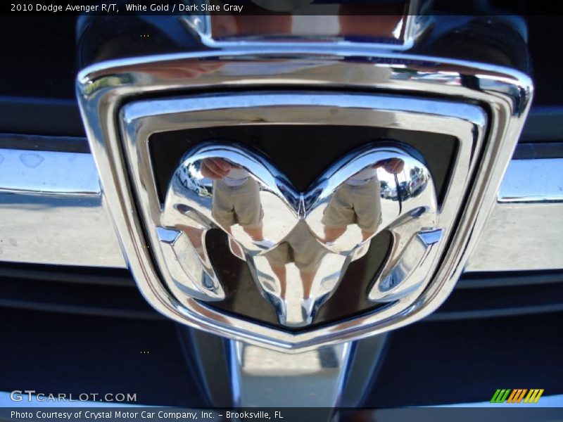 White Gold / Dark Slate Gray 2010 Dodge Avenger R/T