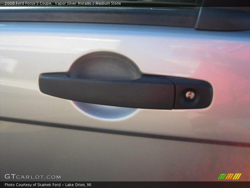 Vapor Silver Metallic / Medium Stone 2008 Ford Focus S Coupe