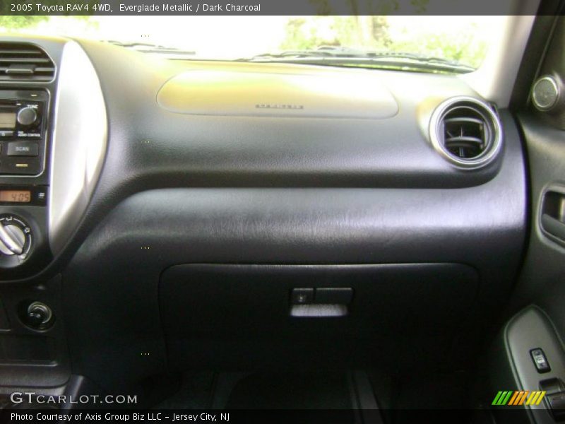 Everglade Metallic / Dark Charcoal 2005 Toyota RAV4 4WD