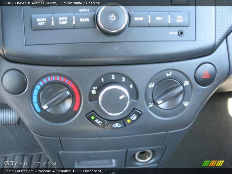 Summit White / Charcoal 2009 Chevrolet Aveo LT Sedan
