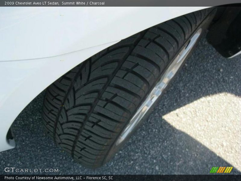 Summit White / Charcoal 2009 Chevrolet Aveo LT Sedan
