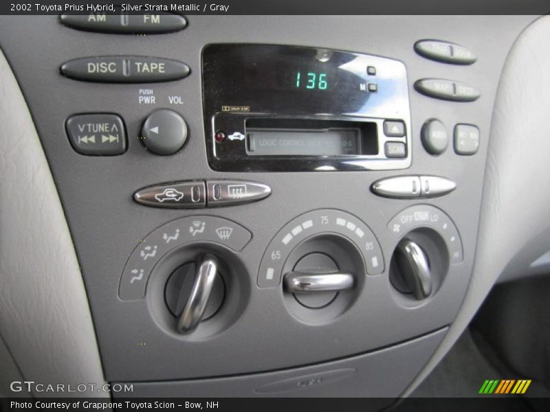 Controls of 2002 Prius Hybrid