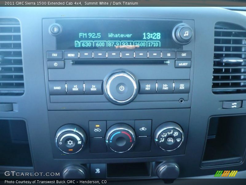 Controls of 2011 Sierra 1500 Extended Cab 4x4
