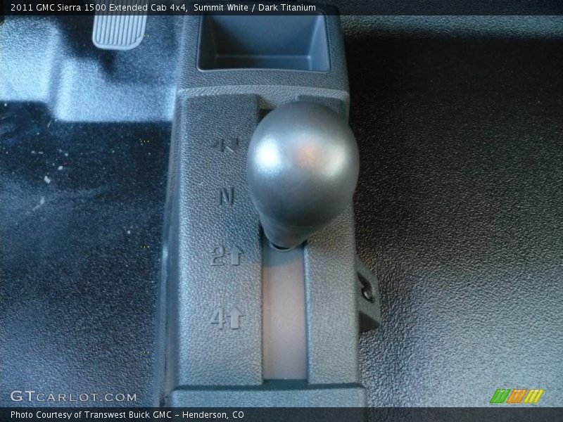 Controls of 2011 Sierra 1500 Extended Cab 4x4