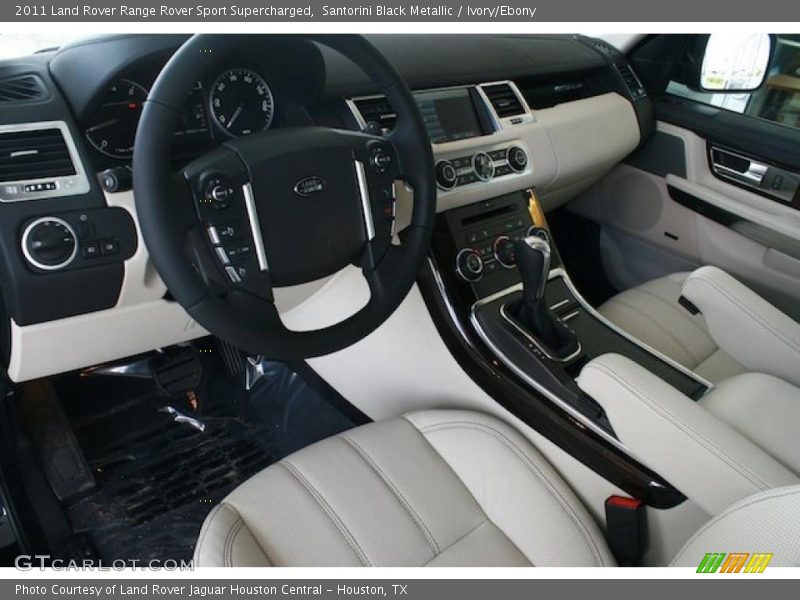 Dashboard of 2011 Range Rover Sport Supercharged
