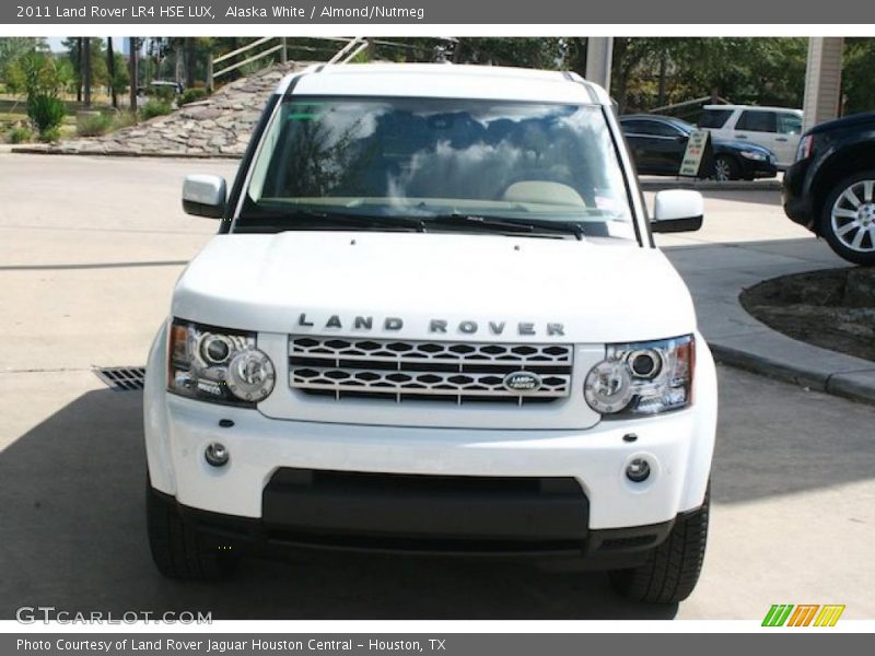 Alaska White / Almond/Nutmeg 2011 Land Rover LR4 HSE LUX