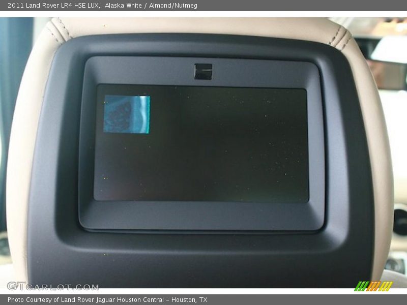 Alaska White / Almond/Nutmeg 2011 Land Rover LR4 HSE LUX