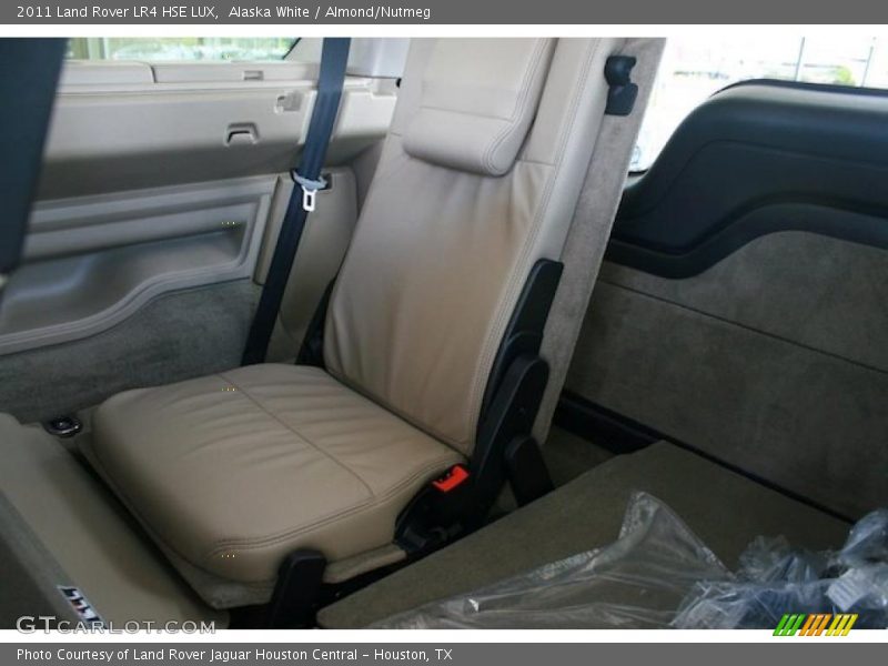  2011 LR4 HSE LUX Almond/Nutmeg Interior